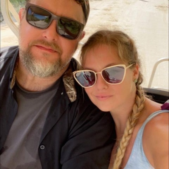 Meet your Posher, Liz - Picture 1 of 1